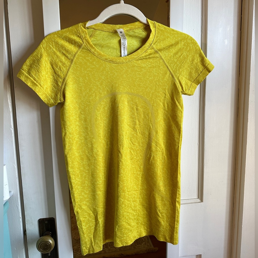 Swiftly Tech Short Sleeve 2.0 Tops Distorted Static Soleil / Highlight Yellow - Picture 3 of 4